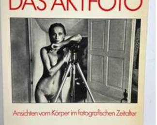 Das Aktfoto (The Nude Photo) German soft cover 