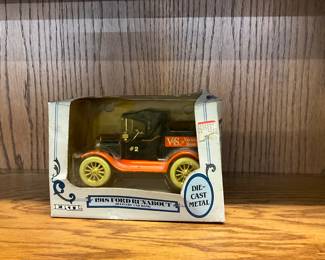 ERTL Die Cast 1918 Ford Runabout V&S Variety Store