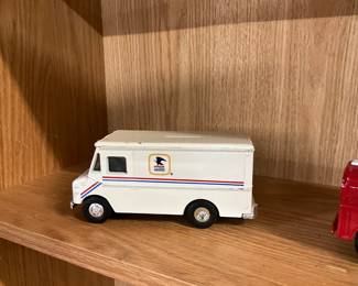ERTL Die Cast U.S. Mail Grumman LLV Truck Coin Bank