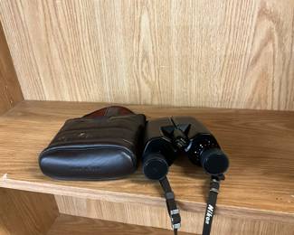 Nikon Sportstar Zoom 8-24x25 Binculars w/Case