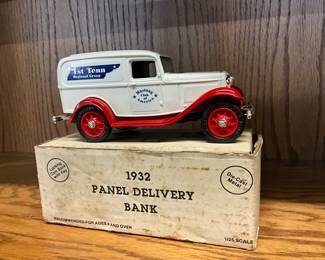 ERTL Die Cast 1st TN 1932 Ford Panel Delivery Coin Bank