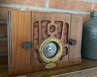 Art Deco Tube Radio (Air King)