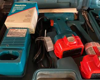 Makita Cordless Drill Kit
