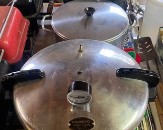 Pressure Cooker/Cooking Pots
