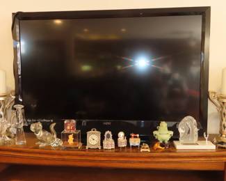 Many large TVS, miniature furniture pill boxex.