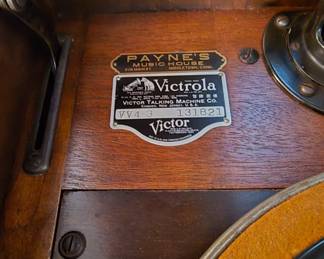 Name on Victrola - Paynes Music House