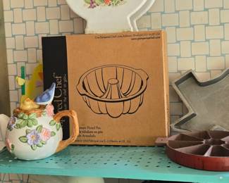 Kitchen Items 