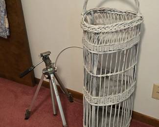 Tripod - Wicker Basket