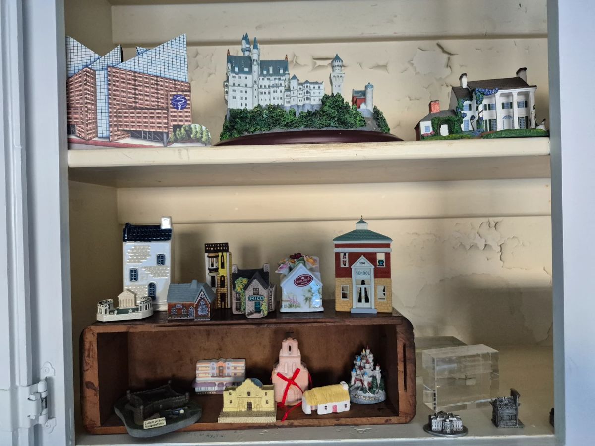 Collectible houses