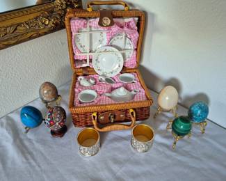 Mini tea set and marble eggs