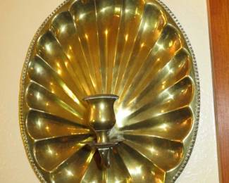 Brass Scalloped Shell Design Wall Sconce