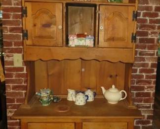 Rustic Country Farmhouse Wooden Hutch