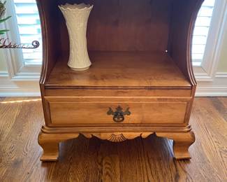 Kling side table