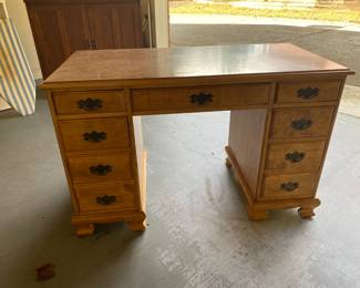 Pennsylvania House desk