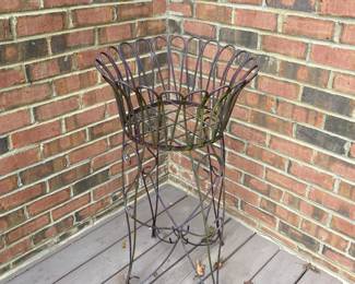 Heavy iron planter