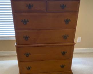 King dresser