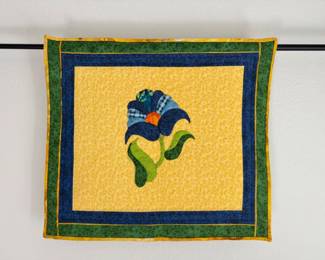 49 FloralWallHangingFreeMotionQuiltwPocket