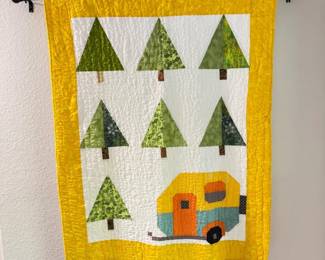 25 HandmadeQuiltWallHangingCamperPineTreeDesignwPocket