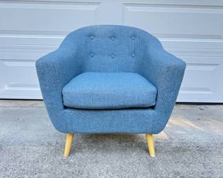 16 BlueAccentChairButtonTuftedBackTaperedLegs