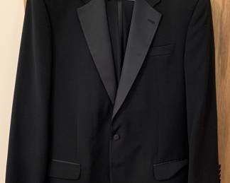 Geoffrey Beene black tuxedo w/ satin accents - 46-48R