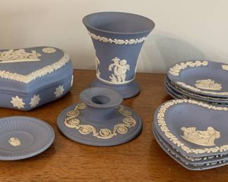 Small collection of Wedgwood pieces in classic blue and white pate sur pate