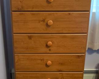 Lightweight five drawer dresser
