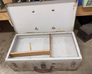 Vtg Metal Tool Box!