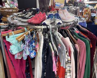 Preteen Large & Women's Small-Med Clothing!