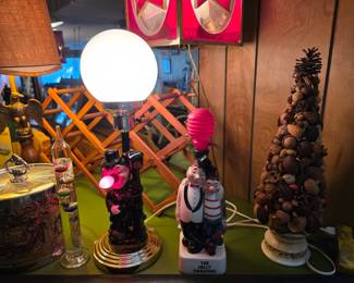 VINTAGE BAR TABLE  LAMP WITH CLOWN ▪︎HOBO WITH RED LIGHT UP NOSE 