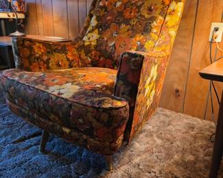 Mid-Century floral Armchair. Excellent condition!