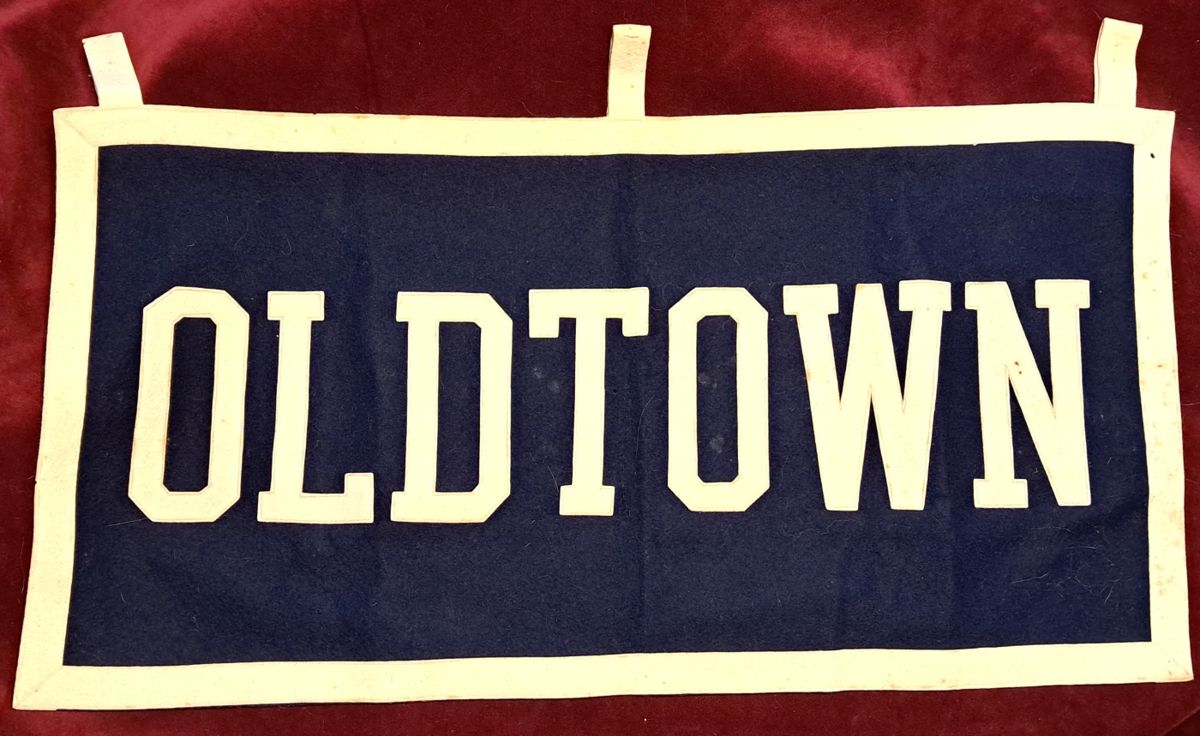 OLDTOWN WINSTON SALEM FELT BAND PENANT BANNER