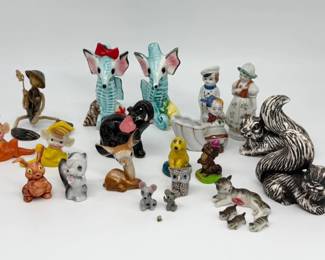 125 GroupofCollectorsCeramicFigurines