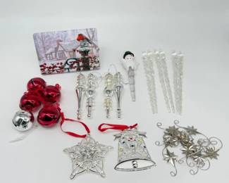147 ChristmasOrnamentsDecor