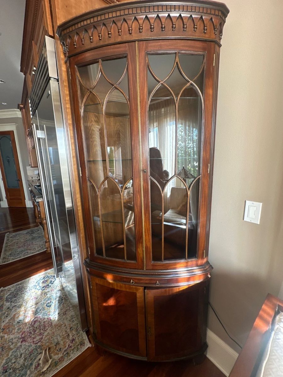 Glass display cabinet