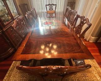 Elegant dining table & chairs
