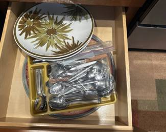 Flatware set