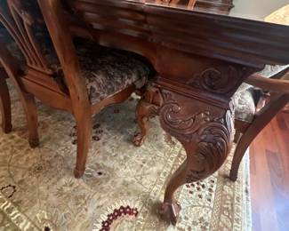 Formal dining room table leg design