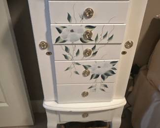 Floral jewelry stand