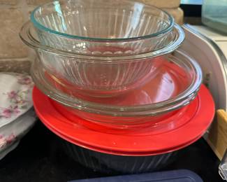 Glass Pyrex bowls.