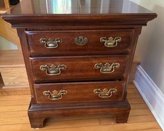 3-drawer side table