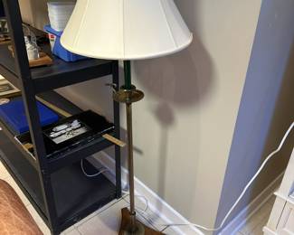 Elegant floor lamp