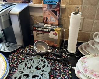 Small kitchen appliances.