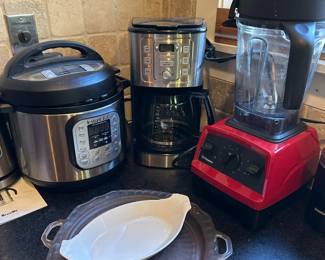 Small kitchen appliances.