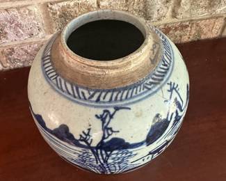 Vintage Chinese pottery, alternat view.