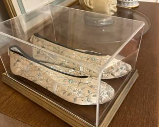 Pair of vintage silk Japanese slippers.