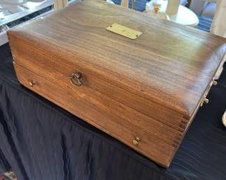 Silverware chest
