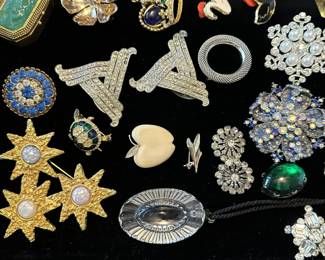 Brooches and pins