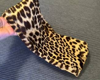 Real leopard collar. Alternate view.