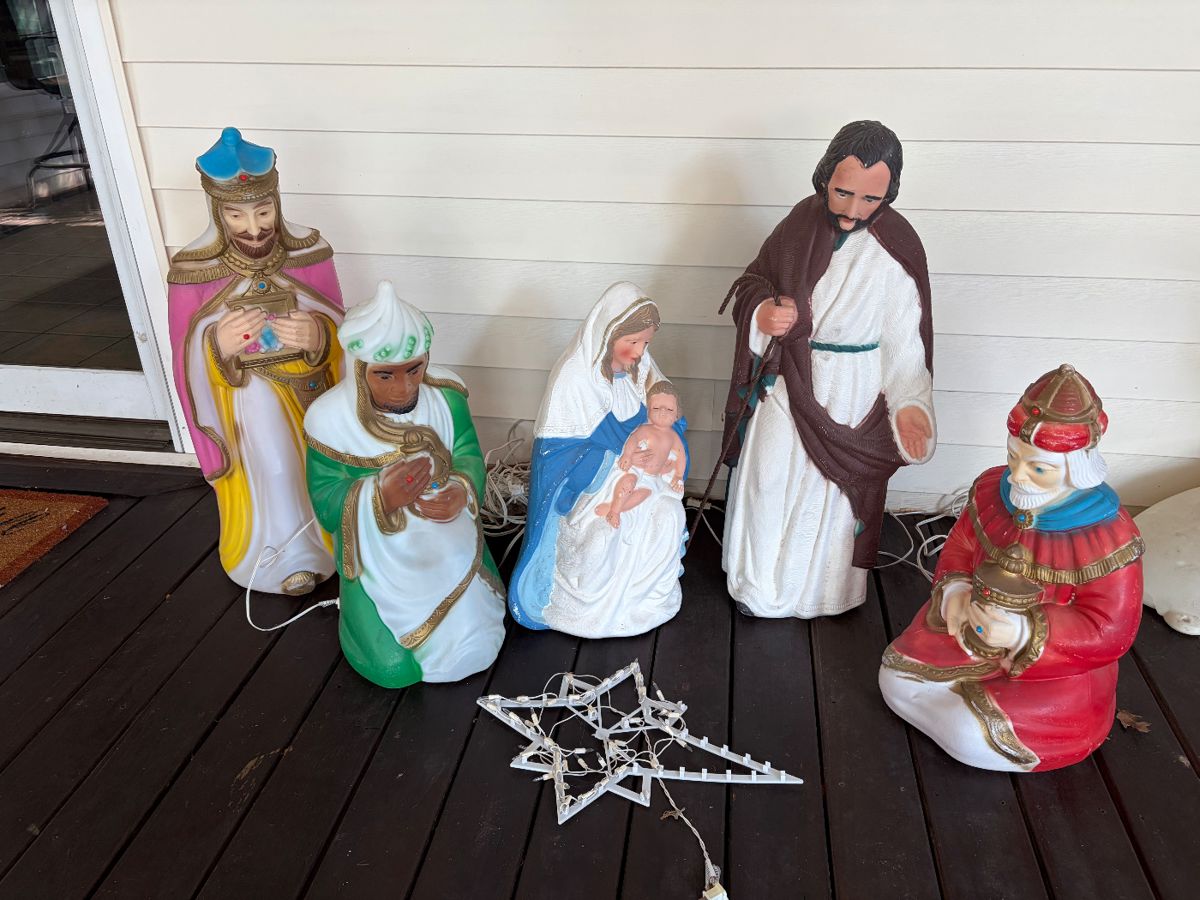 VINTAGE EMPIRE BLOW MOLD NATIVITY CHRISTMAS JESUS MARY JOSEPH WISE MEN SET