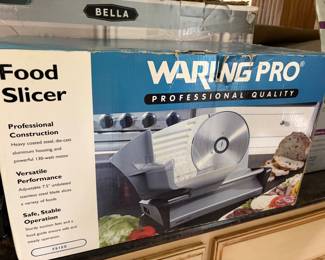 Professional quality food slicer